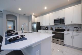 Last Minute Disney Getaway! Private Pool, Hot Tub & Games Room. Book Now! #66495 - Kissimmee - 1