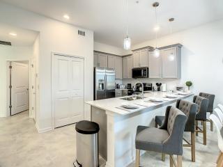 Last Minute Disney Getaway! Private Pool, Hot Tub & Games Room. Book Now! #88037 - Kissimmee - 1