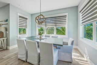 Batemans - New Luxury Canal Front Home with Pool Spa Dock Close to Bean Point Pine Ave - Anna Maria - 1