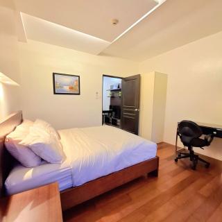BREATHTAKING BAYVIEWS - 1BR Condo with Panoramic Bay Views, Balcony, Pool Access & Netflix - Housekeeping Available - - Manila - 5