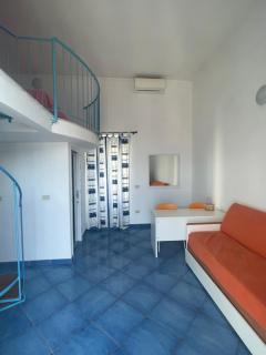 Agenzia Isotur LOCANDA NONNA GIULIA 31 VISTA MARE- Soppalcata - Ponza - 1