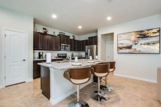 Last Minute Disney Getaway! Private Pool, Hot Tub & Games Room. Book Now! #20806 - Kissimmee - 1