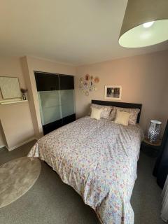 Fairfield Large 4 Bed Log Fire - Isham - 6