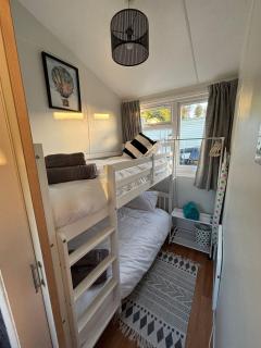 Welsh Bayview Retreat 2-Bed Caravan & 2-Bed Chalet at Clarach Bay Holiday Village - 3