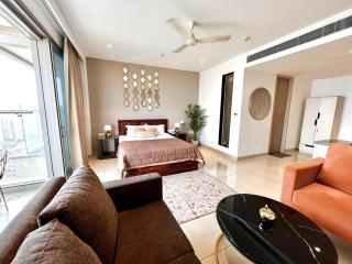 Luxe heaven Heights 15th Patio - 7