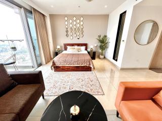 Luxe heaven Heights 15th Patio - 4