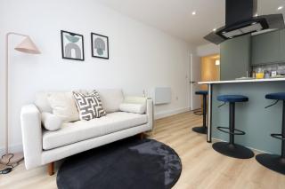 Modern 2 Bed Flat - Close to Cardiff City Centre - Cardiff - 0