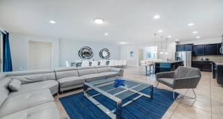 Last Minute Disney Getaway! Private Pool, Hot Tub & Games Room. Book Now! #56631 - Kissimmee - 0