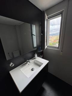 Mountain Meets Sea-Spectacular View in Orikum Apartment - 3