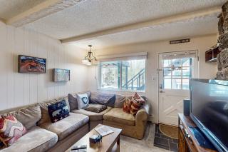 Hi Country Haus Hideaway - 2