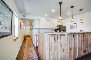 half Mi to Dtwn Frisco Mtn-View Condo with Pool! - 2