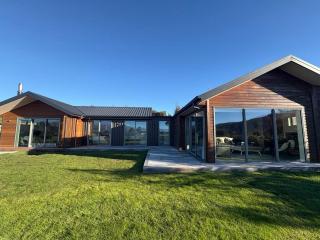 Boulder 15 - Lake Tekapo - 0