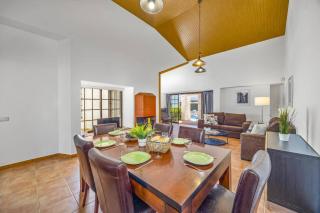 Villa Maralinda by Villa Plus - 5