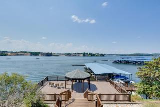 Lakefront Retreat with Community Pool in Osage Beach - 0