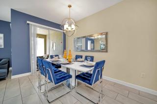 Last Minute Disney Getaway! Private Pool, Hot Tub & Games Room. Book Now! #59887 - Kissimmee - 2
