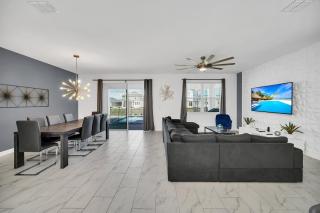 Last Minute Disney Getaway! Private Pool, Hot Tub & Games Room. Book Now! #88699 - Davenport - 1