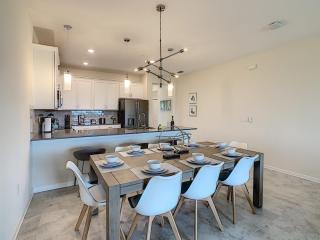 Last Minute Disney Getaway! Private Pool, Hot Tub & Games Room. Book Now! #87995 - Kissimmee - 4