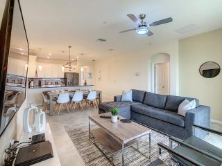 Last Minute Disney Getaway! Private Pool, Hot Tub & Games Room. Book Now! #87995 - Kissimmee - 2