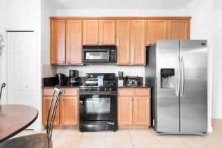 Last Minute Disney Getaway! Private Pool, Hot Tub & Games Room. Book Now! #87733 - Kissimmee - 2