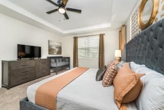 Last Minute Disney Getaway! Private Pool, Hot Tub & Games Room. Book Now! #49399 - Kissimmee - 1