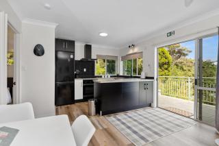 Nana Glads of Paihia - 2