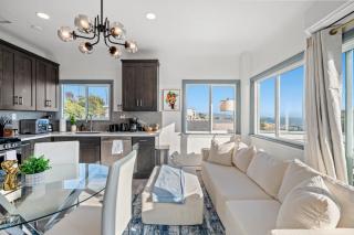 Luxury Beachside Gem Walk to Beach Ocean Views - Manhattan Beach - 2