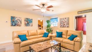 Last Minute Disney Getaway! Private Pool, Hot Tub & Games Room. Book Now! #36324 - Davenport - 1