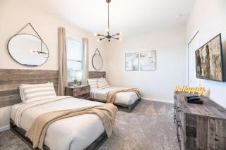 Last Minute Disney Getaway! Private Pool, Hot Tub & Games Room. Book Now! #48525 - Kissimmee - 1