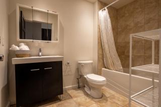 Spacious 4BR1B Chic Retreat in the Plateau - Montréal - 7