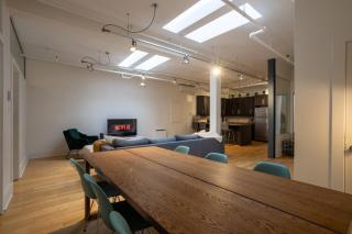 Spacious 4BR1B Chic Retreat in the Plateau - Montréal - 2
