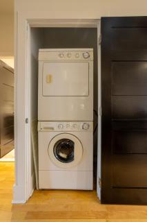 Spacious 4BR1B Chic Retreat in the Plateau - Montréal - 0