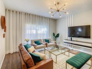 Last Minute Disney Getaway! Private Pool, Hot Tub & Games Room. Book Now! #81803 - Kissimmee - 0