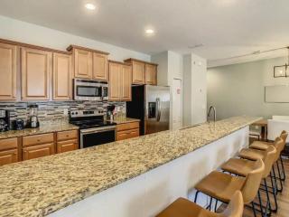 Last Minute Disney Getaway! Private Pool, Hot Tub & Games Room. Book Now! #81803 - Kissimmee - 1