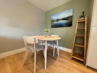 The Fishermens Rest with Lake View - - 5