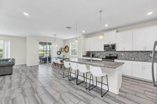 Last Minute Disney Getaway! Private Pool, Hot Tub & Games Room. Book Now! #16336 - Kissimmee - 6
