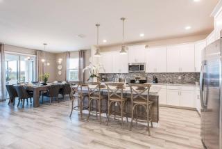 Last Minute Disney Getaway! Private Pool, Hot Tub & Games Room. Book Now! #17218 - Kissimmee - 1
