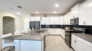 Last Minute Disney Getaway! Private Pool, Hot Tub & Games Room. Book Now! #56457 - Kissimmee - 1
