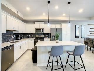 Last Minute Disney Getaway! Private Pool, Hot Tub & Games Room. Book Now! #88109 - Kissimmee - 3
