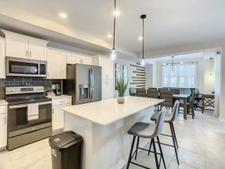Last Minute Disney Getaway! Private Pool, Hot Tub & Games Room. Book Now! #88109 - Kissimmee - 1