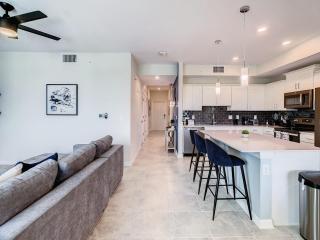 Last Minute Disney Getaway! Private Pool, Hot Tub & Games Room. Book Now! #88079 - Kissimmee - 3