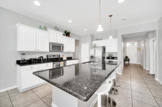 Last Minute Disney Getaway! Private Pool, Hot Tub & Games Room. Book Now! #15936 - Davenport - 1