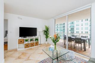 Amazing 2 BR APT at Brickell, Free Parking - Miami - 8