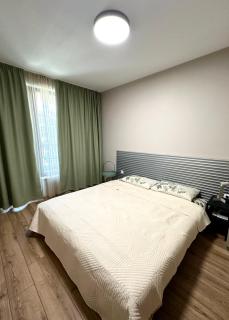 One Bedroom Apartment ,Sea View, Pool & Free Parking!! - 1