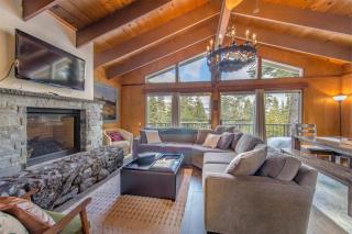 Mahogany by AvantStay Snowbird Cabin w Full Chamberlands Access - Homewood - 0