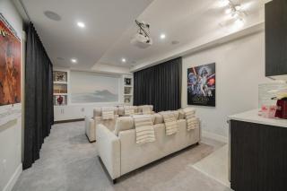 Home Theater with AC, Dual Master Suites, BBQ - Calgary - 9