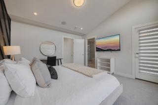 Home Theater with AC, Dual Master Suites, BBQ - 7