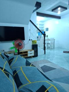 Townhouse near SM LIPA - Tambo - 1
