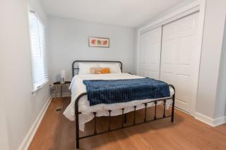 Charming 2BR Wilmington Bungalow Close to Beaches - Wilmington - 8