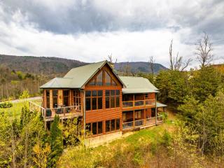 Mountain Top Retreat Gorgeous 4bedrm 3 bath cabin sleep 14, 7-person hot tub, amazing views, free ticket package - 6