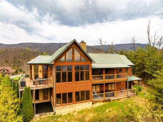 Mountain Top Retreat Gorgeous 4bedrm 3 bath cabin sleep 14, 7-person hot tub, amazing views, free ticket package - 5